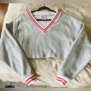 NWOT Retro Cropped Champion Pullover Sweatshirt V-Neck | Size Small